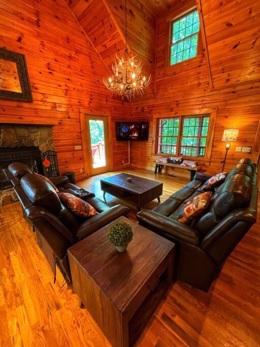 Smokey Mountain Retreat Holiday home *